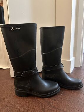 Aigle Black Mid-Calf Rubber Boots with Strap